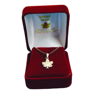 Canada 925 Sterling Silver Open Design Maple Leaf Pendant Necklace Souvenir Gift