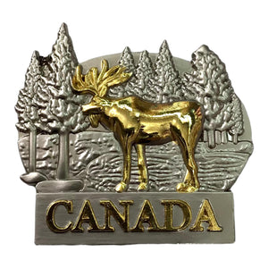 Magnet Golden Canada Moose w/ Silver Background